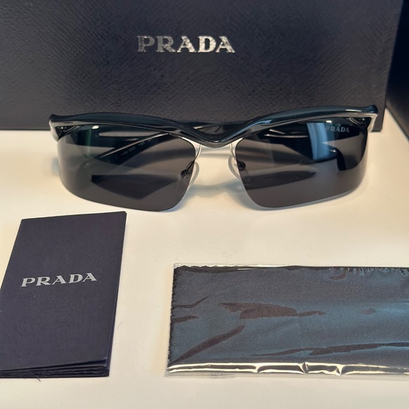 Prada sunglasses - Picture 2 of 10